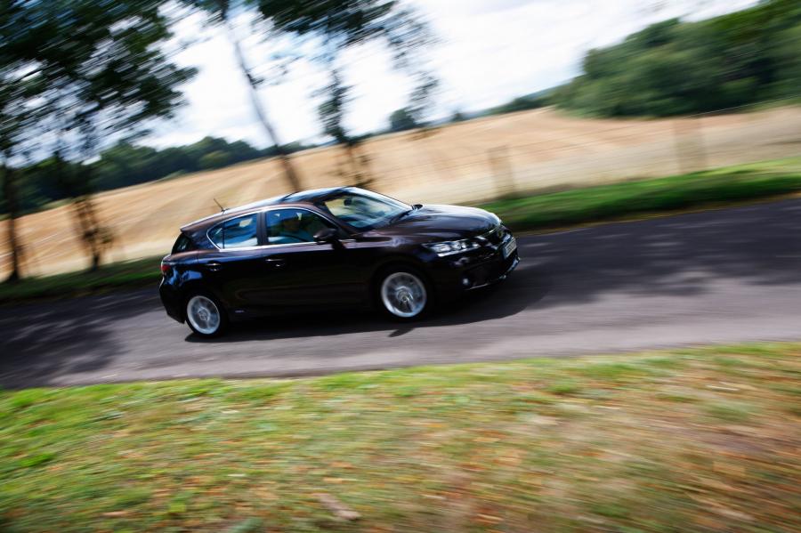  Lexus CT200h 2010 года  (фото 51 из 266)